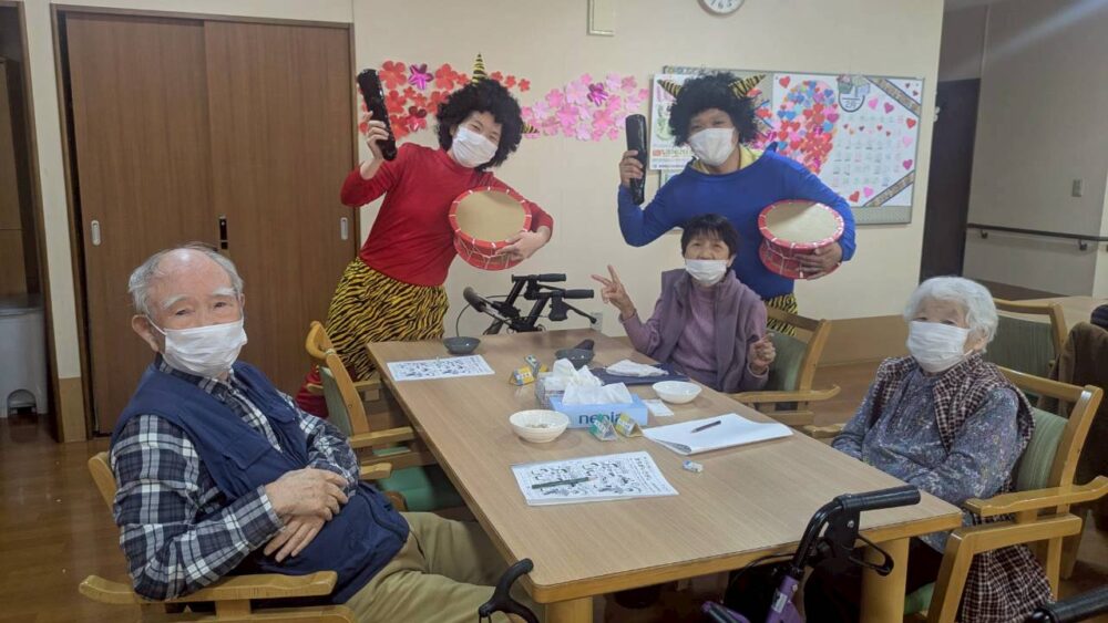 駿東郡長泉町デイサービス_レッツ豆まき！鬼を退治せよ！